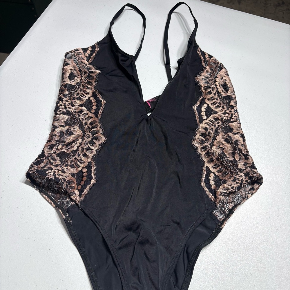Victoria's Secret Black Lace Plunge Bodysuit‎ Gold Shimmer Strappy Lingerie Med